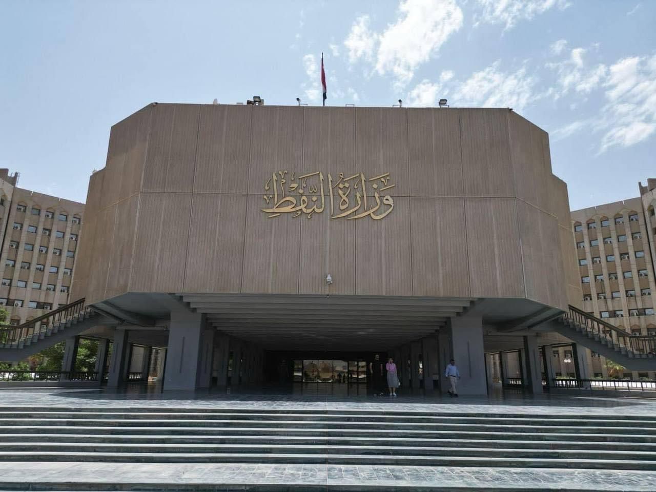 النفط: الصادرات تسجل 2.6 مليون برميل ونتعاقد على استيراد البنزين المحسن وزيت الغاز