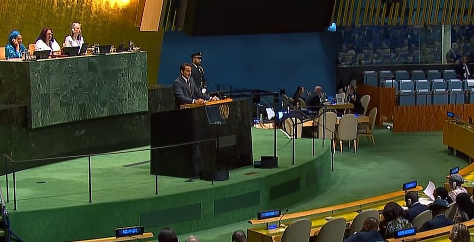 أمير قطر يعرب عن قناعته بحل الأزمة وفتح مضيق هرمز