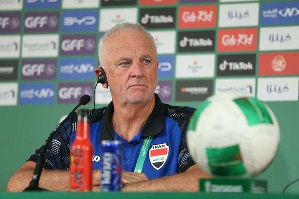 ارنولد يخطط لإراحة 6 لاعبين أمام السعودية لتفادي غيابهم عن النصف النهائي