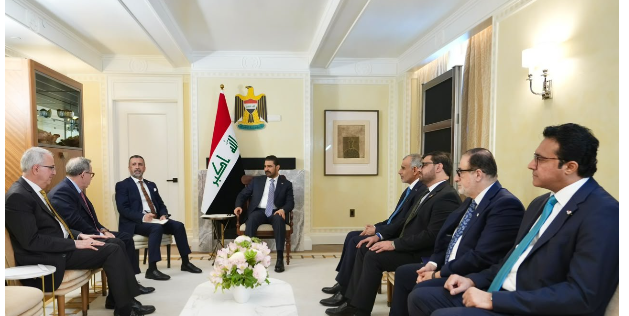 رئيس الوزراء يستقبل في نيويورك رئيس معهد الشرق الأوسط للبحوث والدراسات