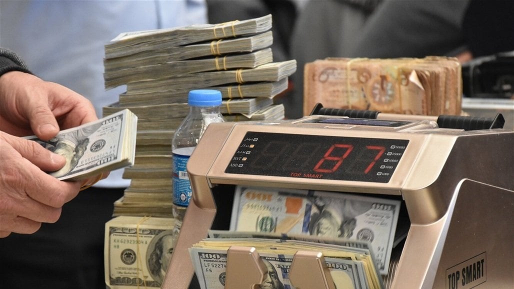 الدولار يعاود الصعود في بورصات العراق.. وصل عتب 160 ألفاً