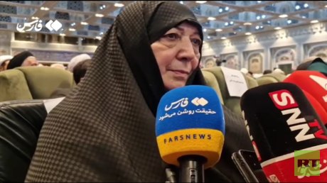 والدة زوجة مجتبى خامنئي: كان حاضرًا أثناء دفن والده ويتمتع بصحة كاملة