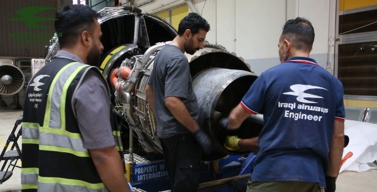 تمهيداً لإعادتها للخدمة.. الخطوط الجوية تنجز استبدال محرك طائرة B737 MAX