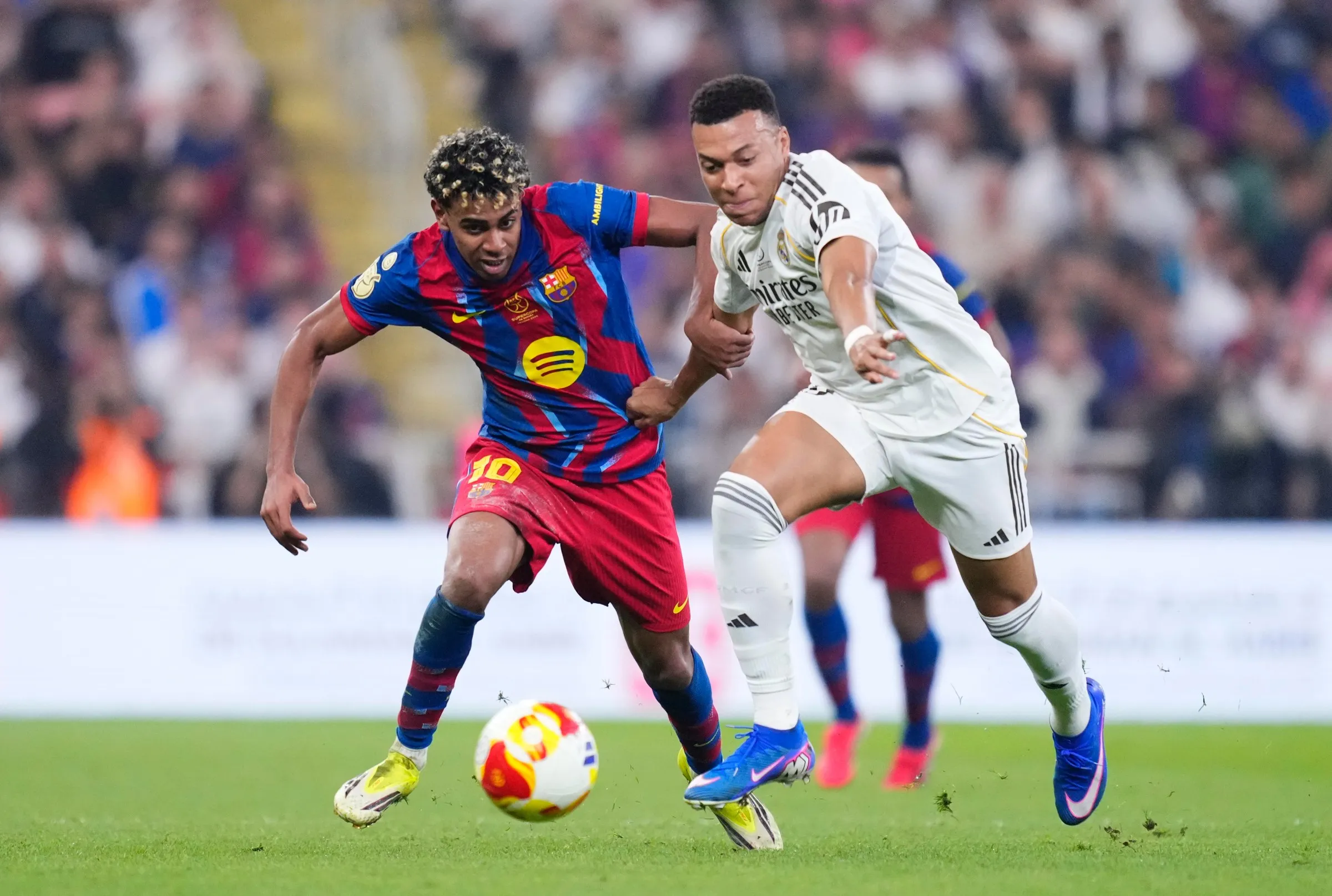 ريال مدريد يطالب يويفا بعقوبات تاريخية على برشلونة