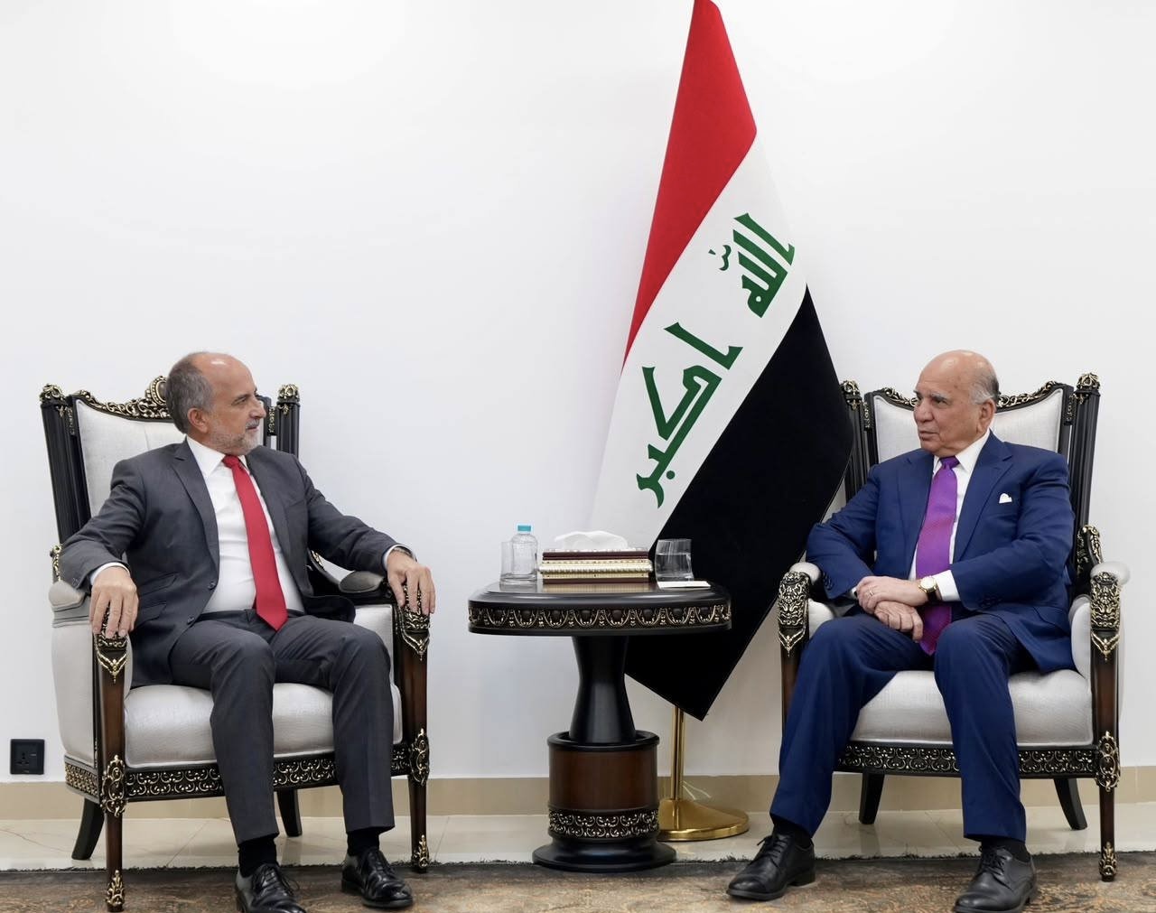 الخارجية العراقيه وفرنسا تبحثان أمن مضيق هرمز ومخاطر التوتر على إمدادات الطاقة والاقتصاد العالمي