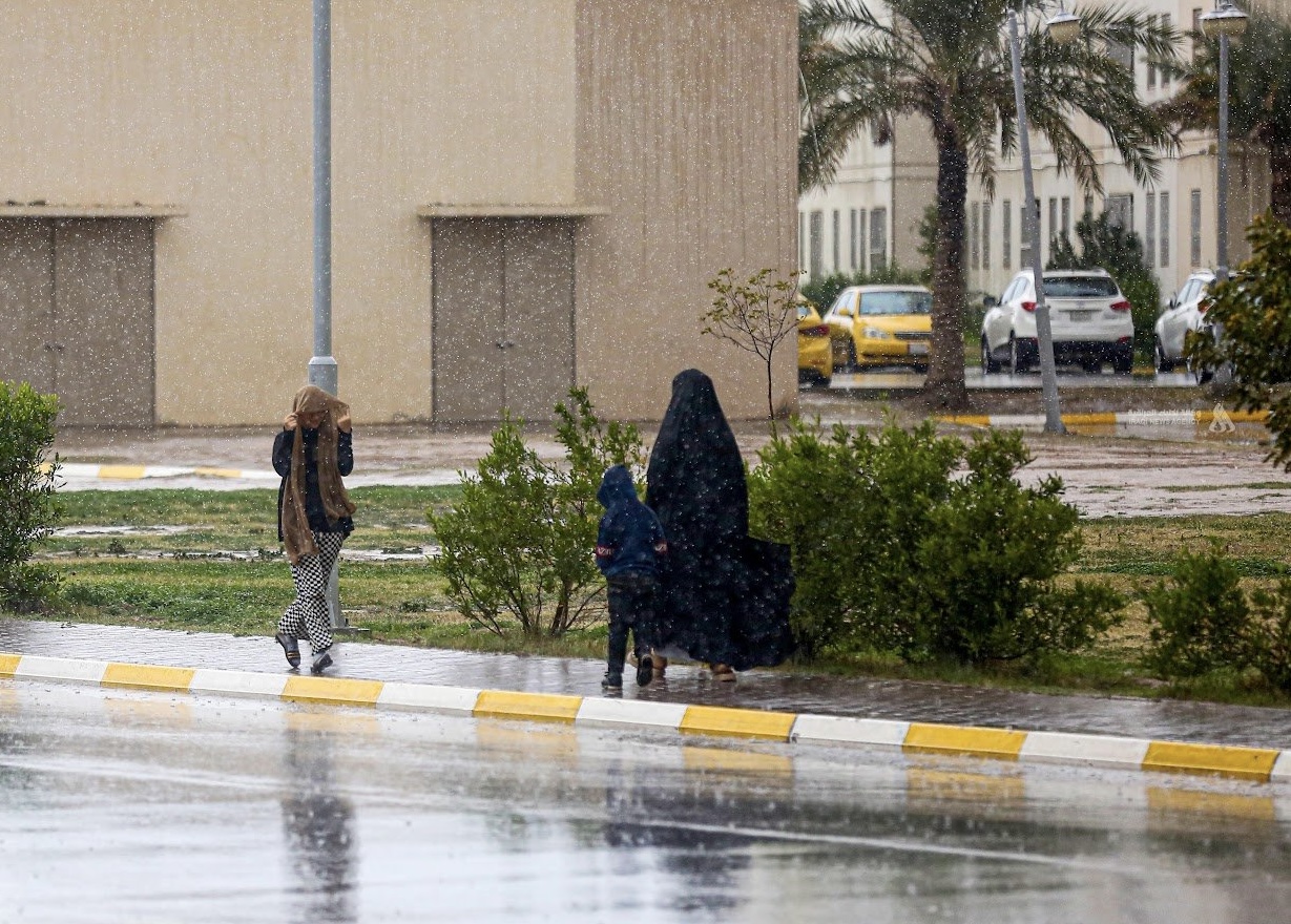  الأرصاد الجوية تحذّر من موجة أمطار تبدأ مساء الغد وتستمر عدة أيام