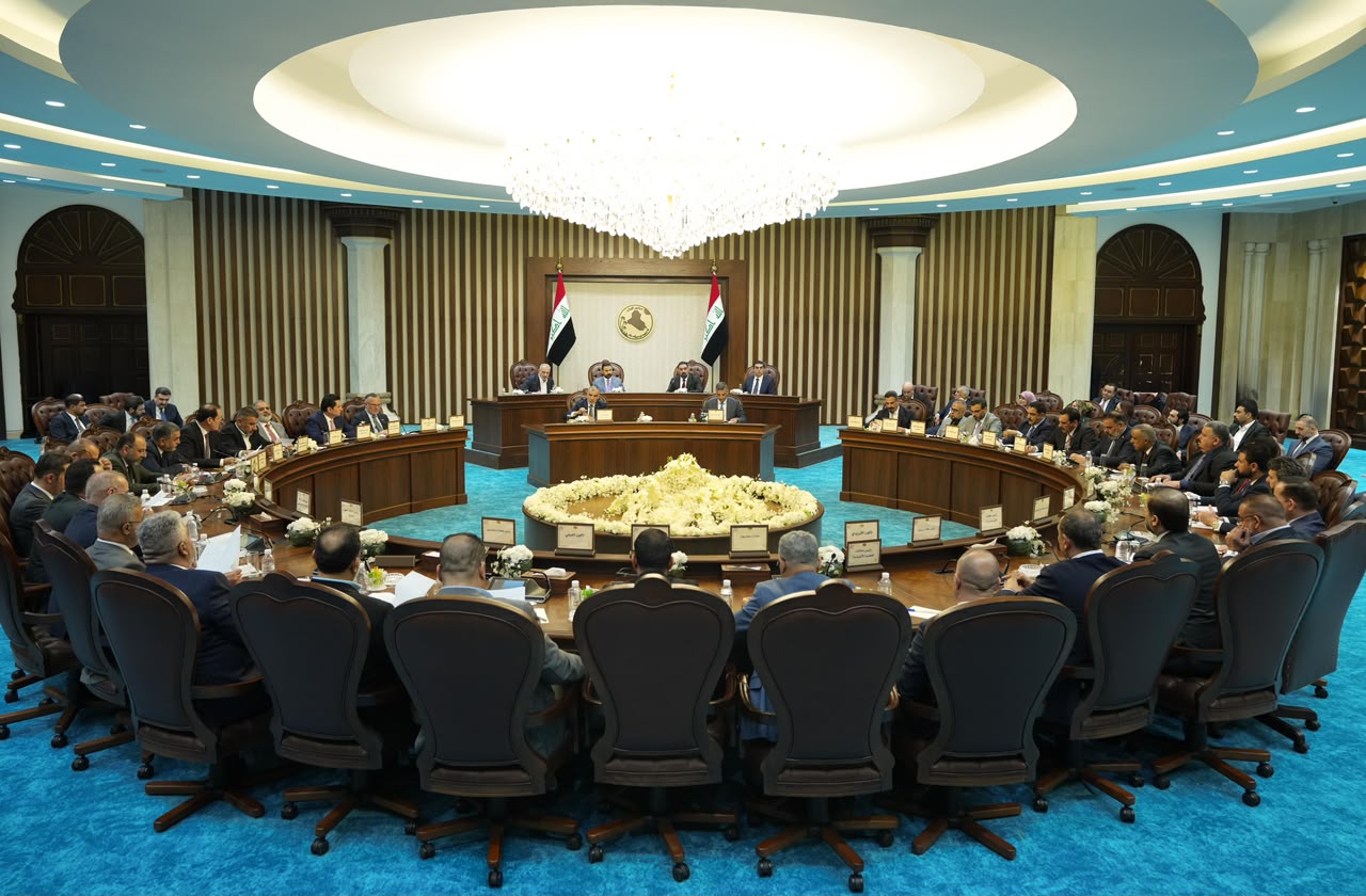الزيدي يكشف أمام مجلس النواب 3 خيارات لمواجهة الأزمة الاقتصادية