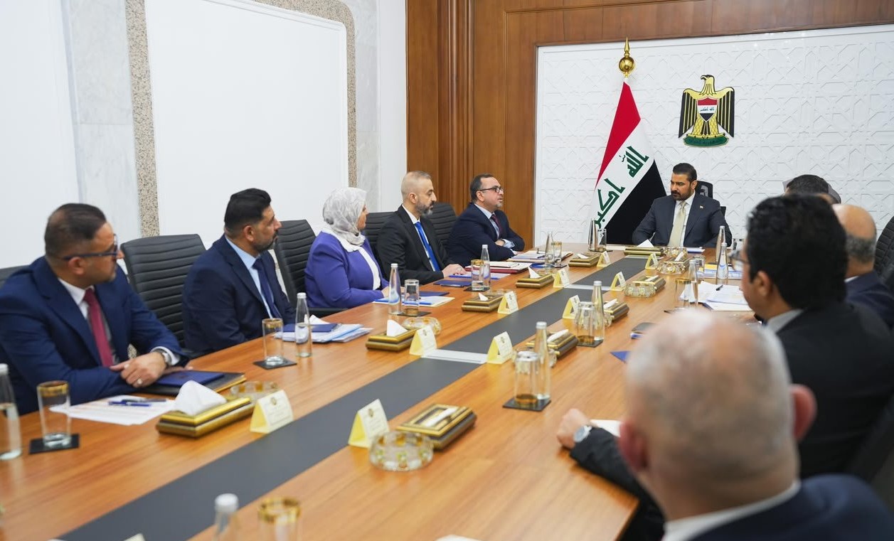 لتأمين الأدوية والمستلزمات الطبية .. رئيس الوزراء يوجه بتوفير التخصيصات المالية لوزارة الصحة