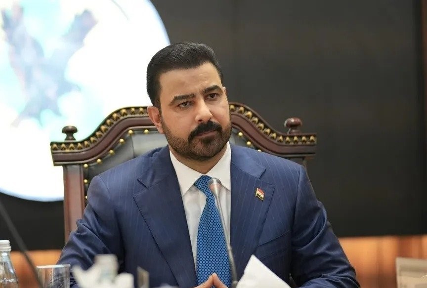 وثيقة .. تكليف رشاد خلف مديراً لمكتب رئيس الوزراء وكالة