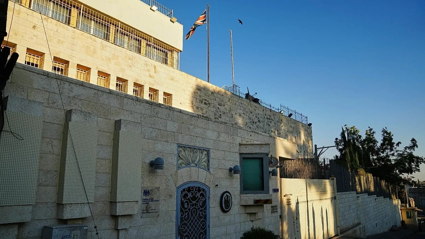 القطيعة بين لندن وتل أبيب تصل إلى مستوى تجميد التعاون الدبلوماسي والأمني والاستخباري