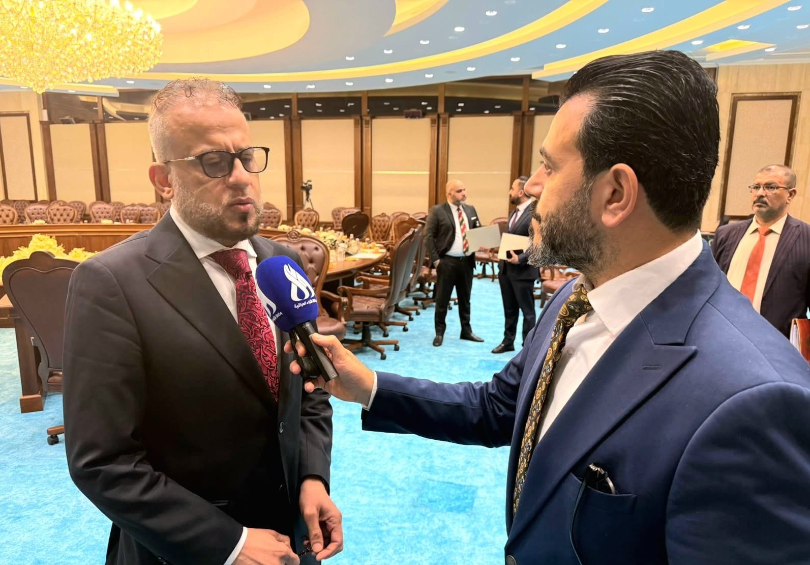 الاقتراض خارج الحسابات.. المالية النيابية تكشف تحركات لمعالجة أزمة المصارف والدولار